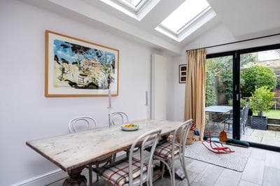 Veeve - Idyllic Elegance