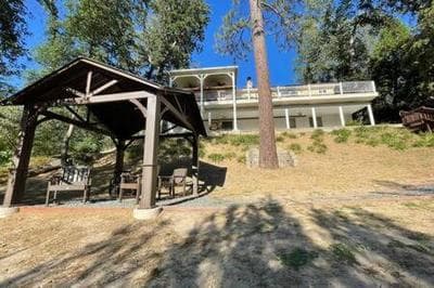 Creekside Dream Game Room Sleeps 12 bbq near town