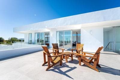 Oceanside 3 Bedroom Luxury Villa with Private Pool, 500ft from Long Bay Beach -V5