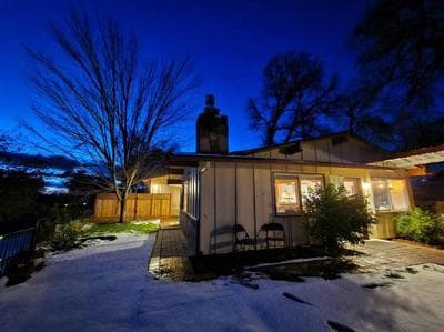 Yosemite Gateway Cottage - King Suite - Mountain Views