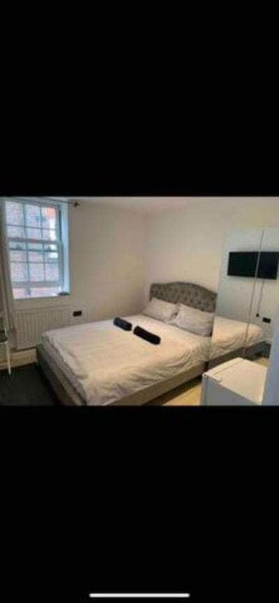 Budget Central London room 3