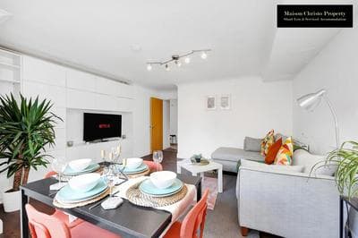 Caraway Heights 2Bedroom Apt Sleeps 6 in Canary Wharf, London with Free Parking, Wifi & Leisure By Maison Christo Property Short Lets & Serviced Accommodat