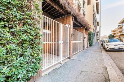GuestHost - Florence Charme Superior Apartment with Balcony