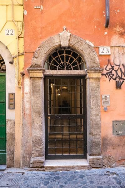 Trastevere Characteristic Roman Home