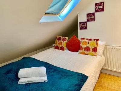 1 Bedroom Apartment, Reception ,Kitchenette, Private Bathroom