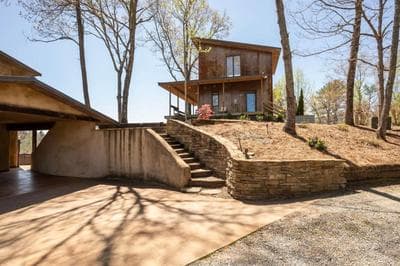 EagleWatch Mountaintop Villa & Event Venue