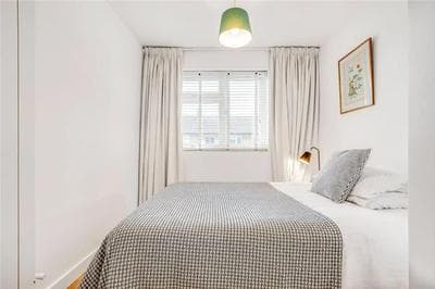 2 bed bright flat in Fulham