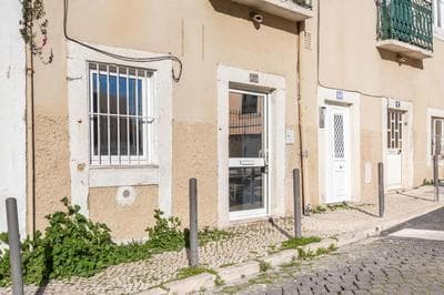 1BDR Cozy Flat in Heart of Lisbon by LovelyStay