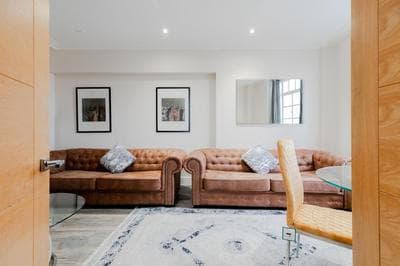 Hyde Park Apartments