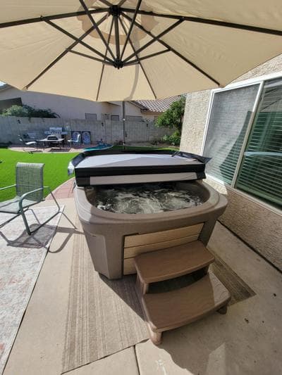 Spacious Charming Home, Sleeps up to 8, Your Oasis
