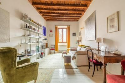 Reginella White Apartment