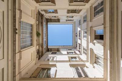 XX SETT: Flat by Barberini Trevi Fountain