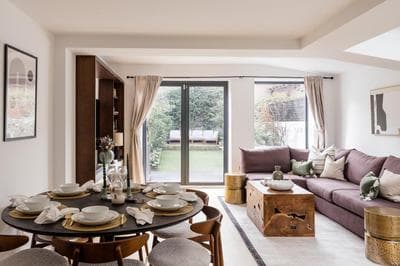 The Elegant Fulham Maisonette