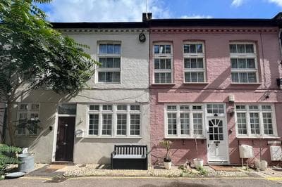 Central Harrods 4BR 6Bed House AC