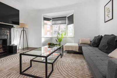 Outstanding 2 Bed Apartment in Central Camden Sleeps 6