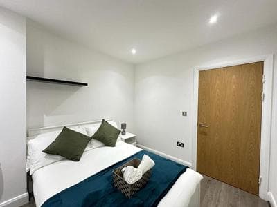 Luxury 2 Bedroom Penthouse Near Central London