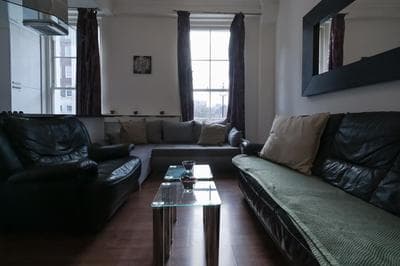 Queensway Hyde Park Flat by DC London Rooms