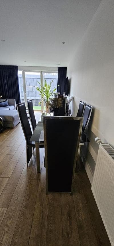A spacious Double Room in Bromley-by-Bow