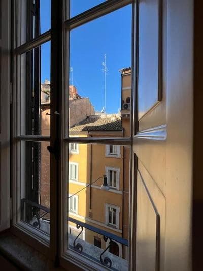 Boutique Signature Suite in the Heart of Ancient Rome
