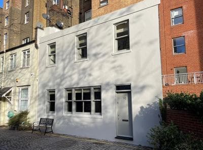 Chic mews house in South Kensington