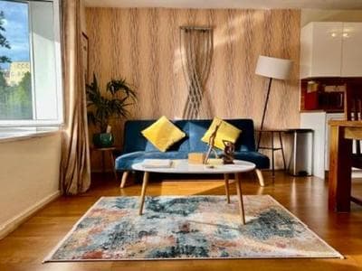 Great 2 bedrooms apartment 15 mins from the centre