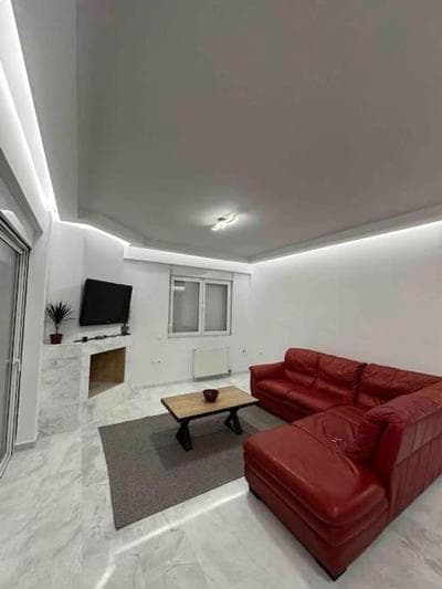 Glyfada 3 Bed: Modern & Cozy
