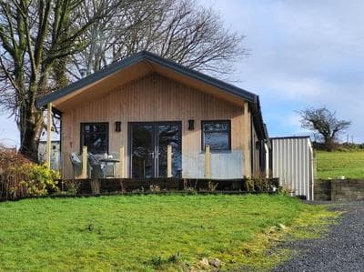 White O'Morn Cabin
