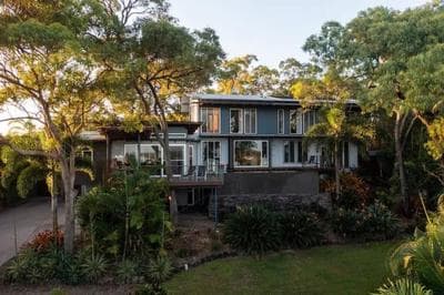 Blue Sapphire - Panoramic Ocean Views of Agnes Water's Main Beach
