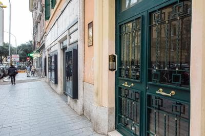 Benny Gold - Elegant apartment right next to the METRO