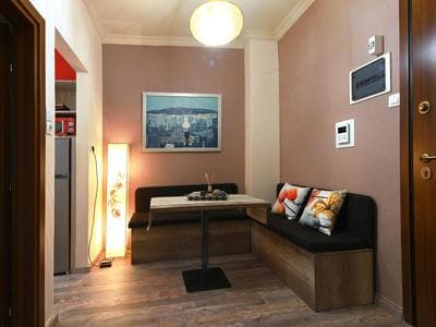 Liberty's Home - 4 min to Metro Metaxourgio
