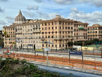 Eleonora House