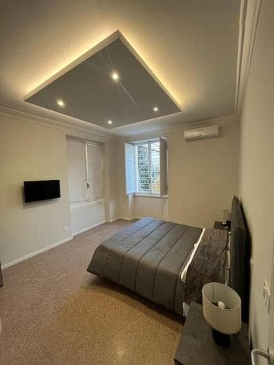 Apartment V12