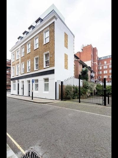 Stunning 1 bedroom in Westminster with AC sleeps 4