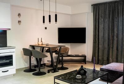 Essél Noir - A hidden gem with a magnificent Acropolis view