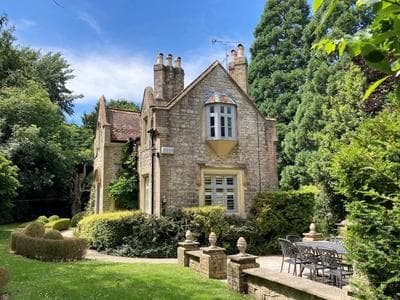 Middle Lodge