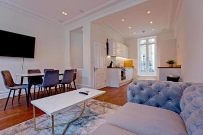 2-Bed Gem near Harrods: Prime Location