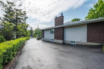 Private Bedroom and Bathroom in Dartmouth