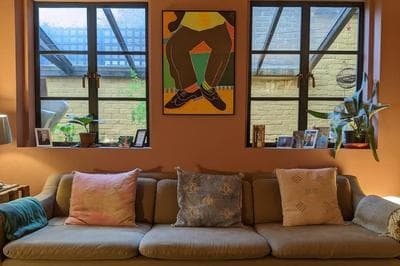 Stylish 1 bed with large plant filled garden