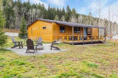 New Listing, Lakeview, Quiet, and Serene Relaxation, Dog Friendly, Sleeps 6