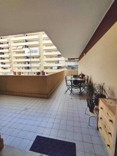Marika's Cozy Home with Large Balcony