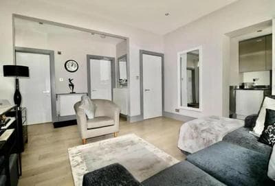 Private 1-Bed Apartment in Central London