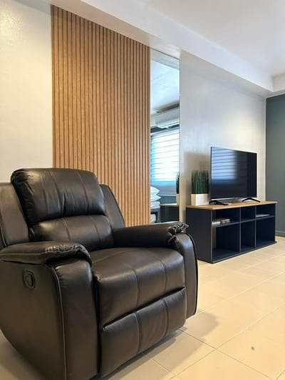 CRIB 217 SUBIC BAY - Mediterranean Condo with Unlimited Massage