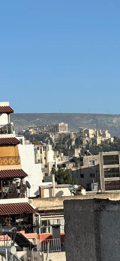 Minimalist Athenian apartments n7
