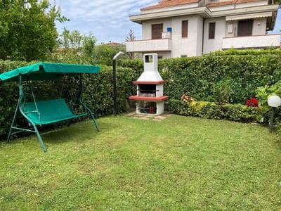 Versilia - Casa vacanze con Giardino