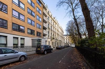 The Tree House 2 bedroom apartment by Hyde Park