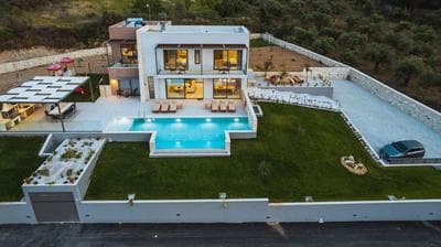 Star Luxury Villa - Private pool, gym, playground