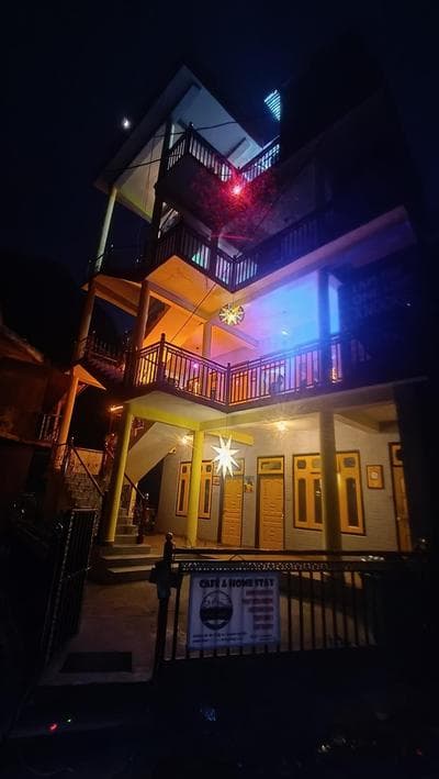 Pahadirovers Homestay & Cafe
