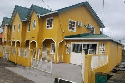 Lovely 2 bedroom vacation home with free parking.
