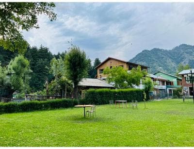Hotel Zebrina, Pahalgam