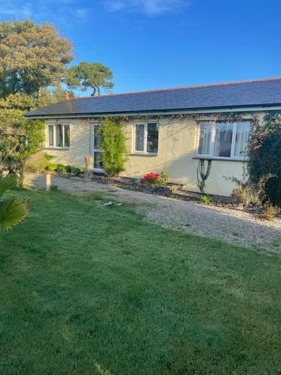 Honeycomb Cottage - a quiet, charming, cosy retreat in the countryside only 2 miles from one of Cornwall's best beaches